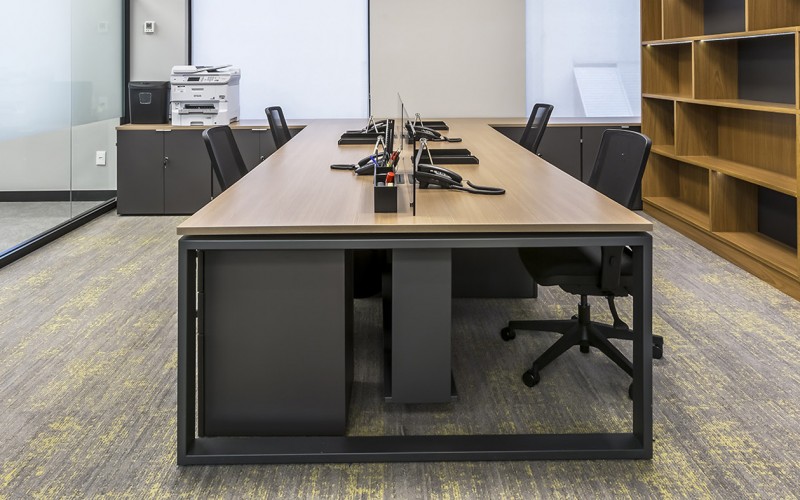Mesa Plataforna pé quadro Martin Office