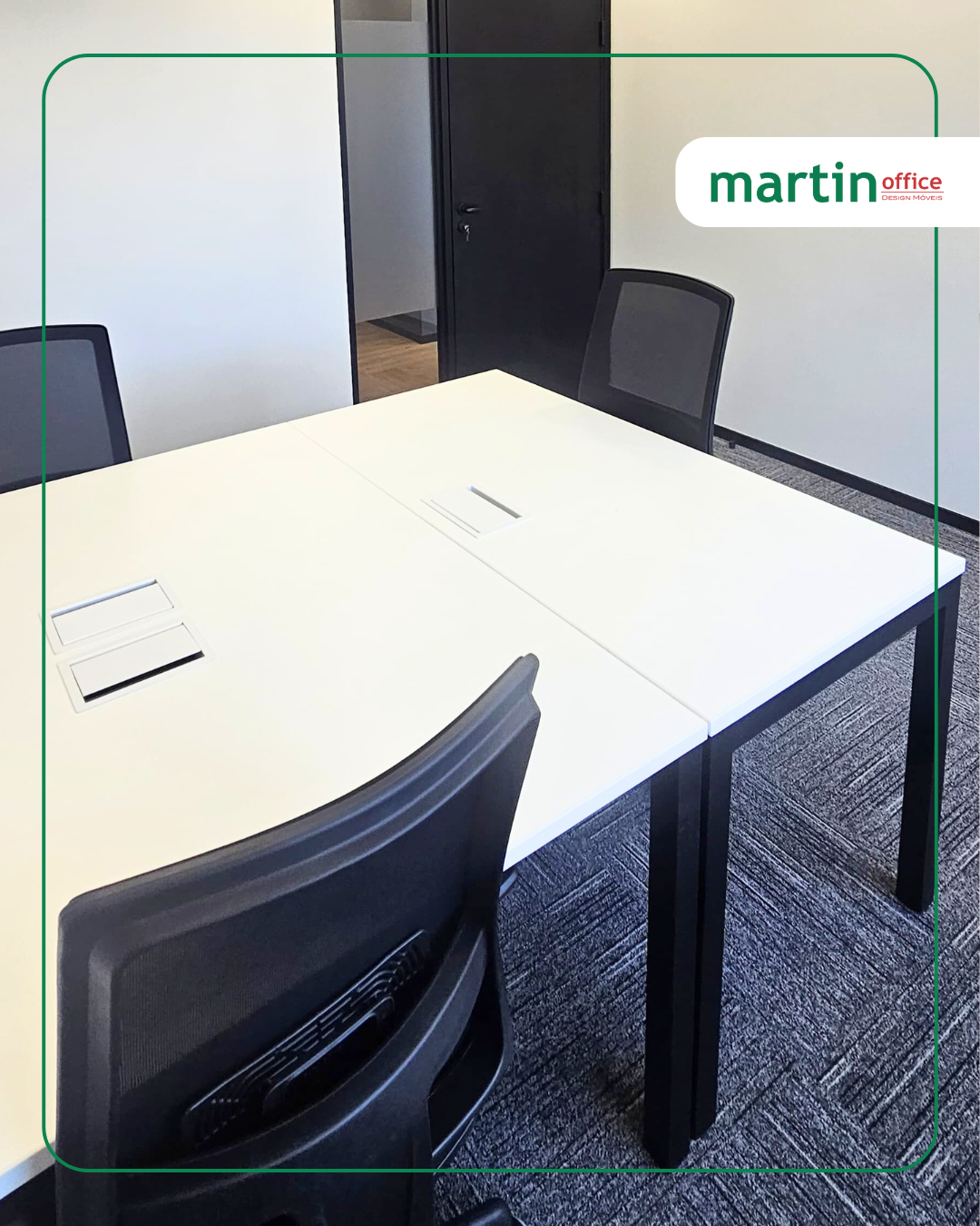 mesa com conectividade